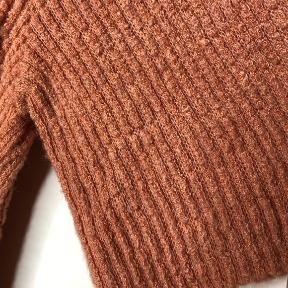 Top - Picture 4 of 4